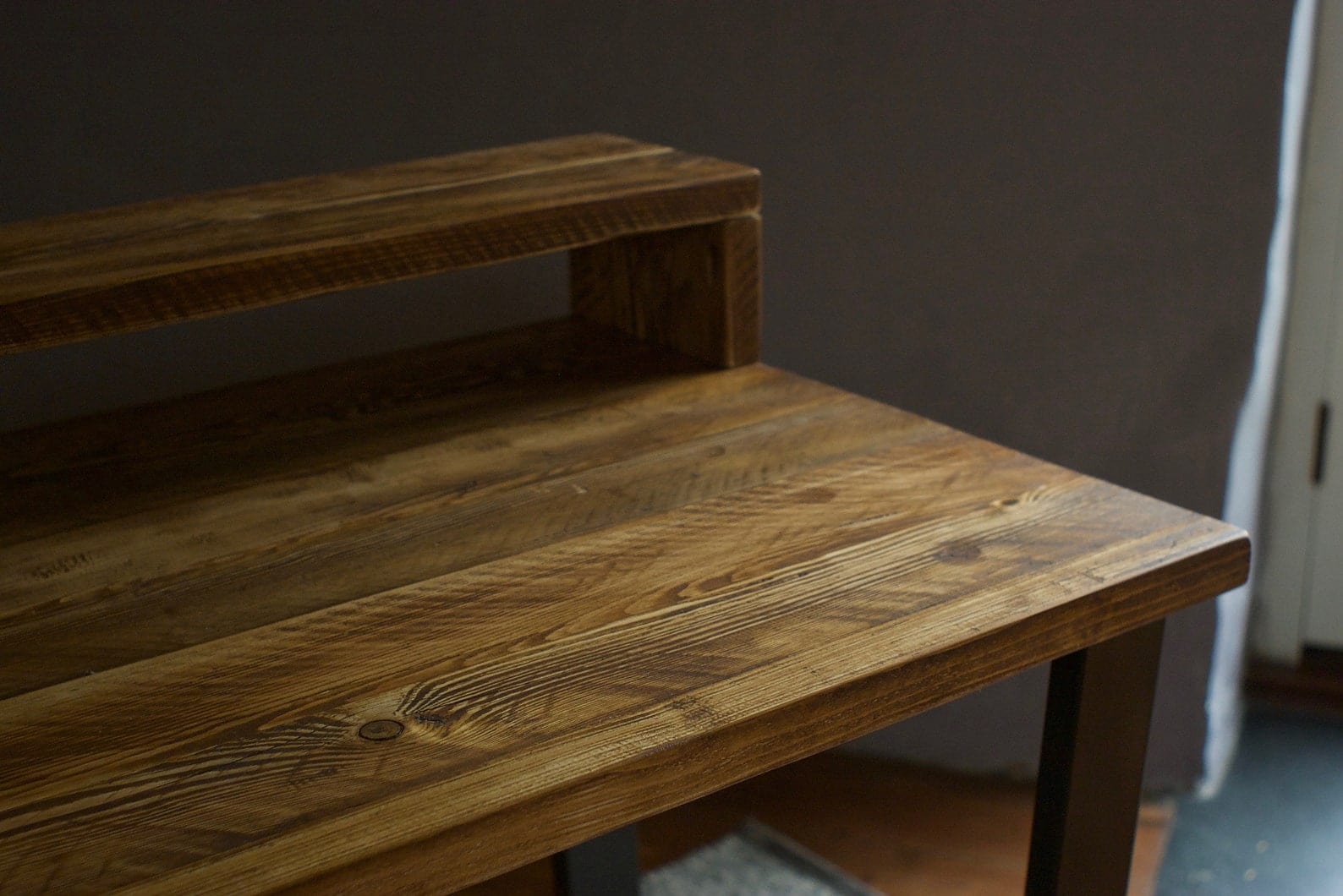 7MAGOKfurniture Desks Desk with Monitor Stand, Reclaimed Wood on Steel V-Frame Legs | INDUSTRIAL Collection