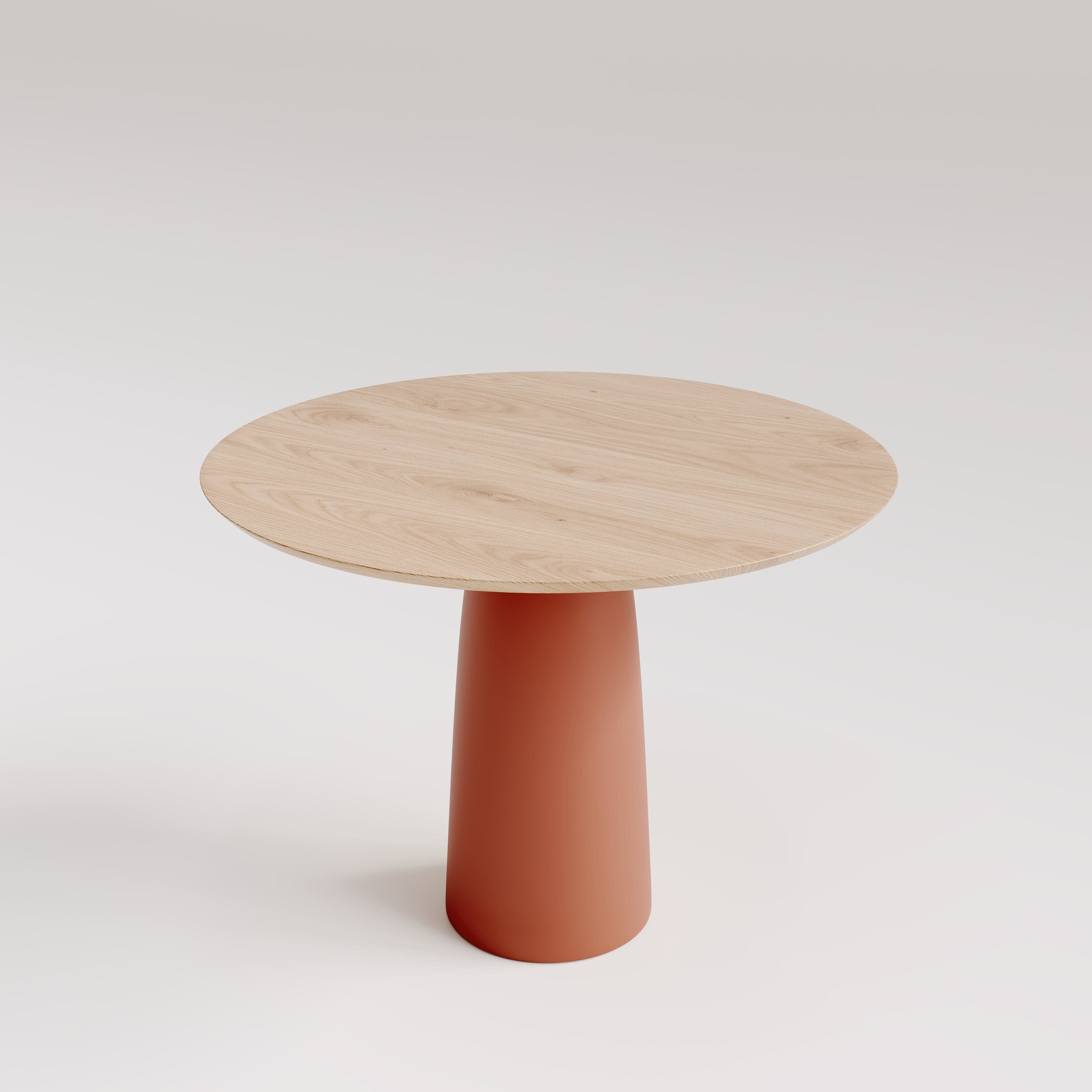 7MAGOKfurniture Kitchen & Dining Room Tables Round Dining Table, Solid Oak Top with Shark Edge, Central Pedestal Base | KWIN Collection