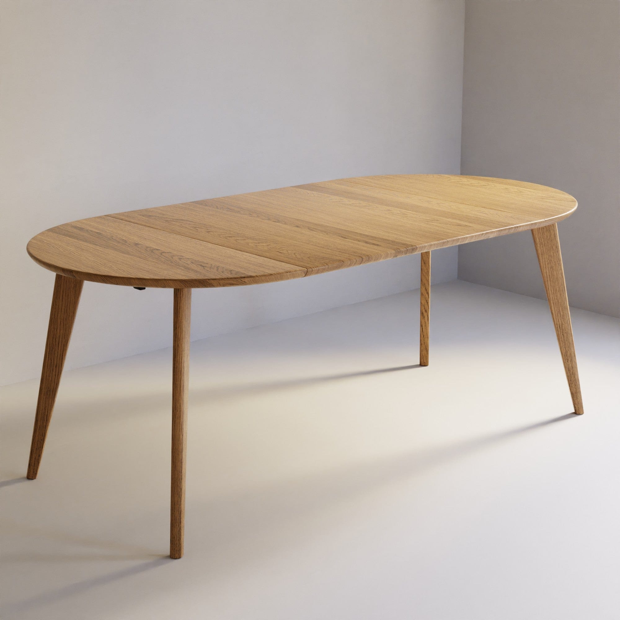 7MAGOKfurniture Kitchen & Dining Room Tables Round Extendable Solid Oak Dining Table with Swiss Edge | KANTAR Collection