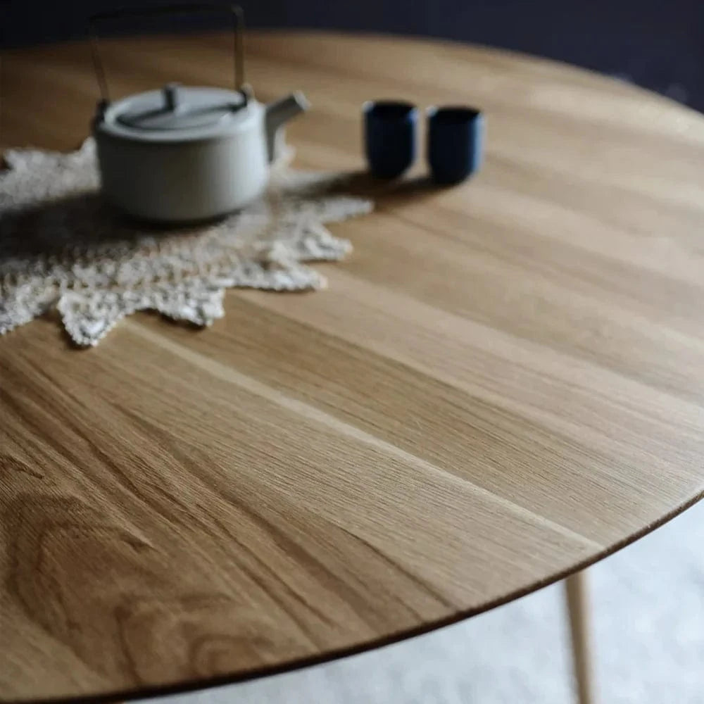 Round Dining Table 4 legged, Solid Oak, 4-6 seater / KANTAR Collection