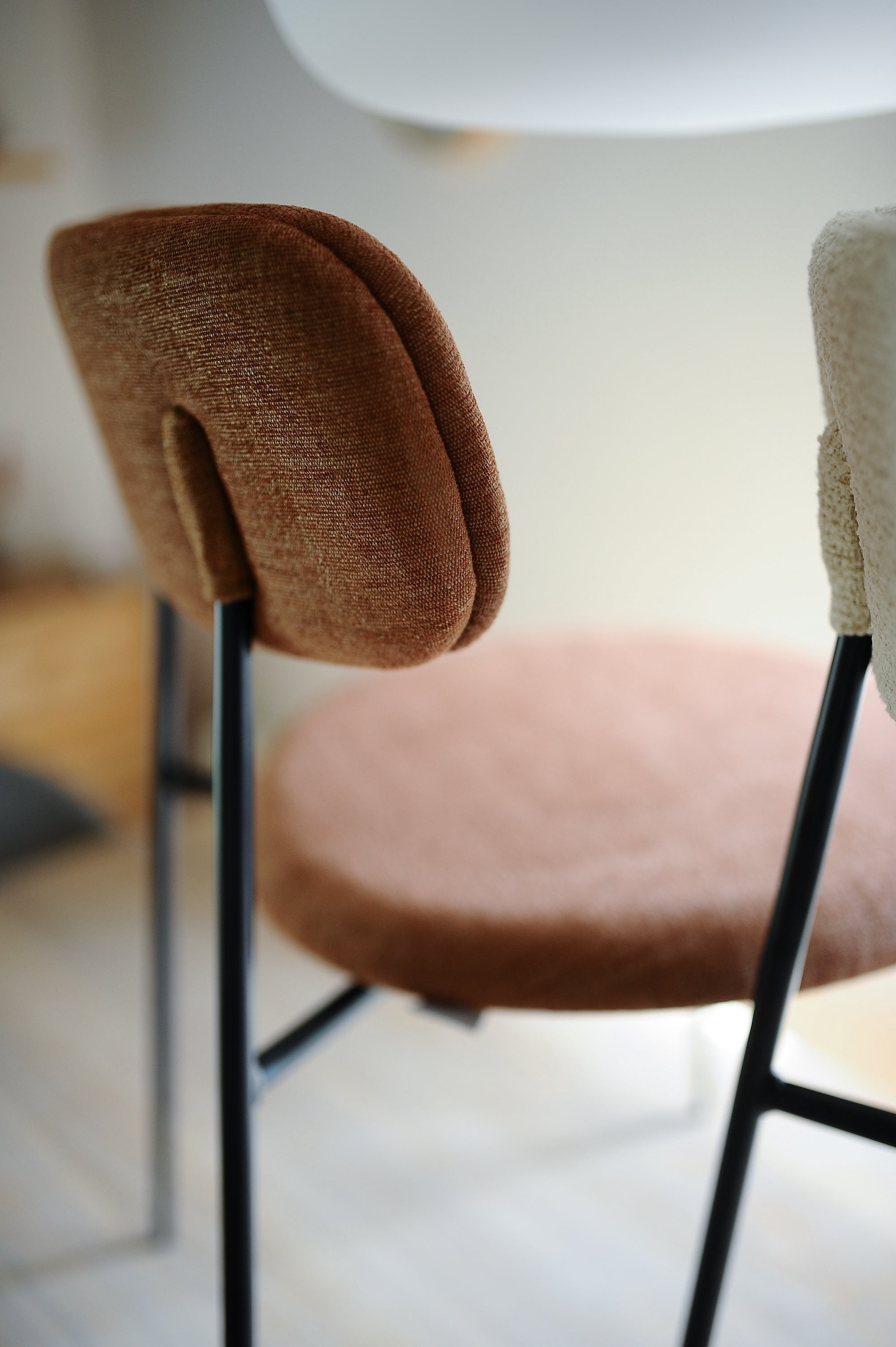 Banco de roble macizo, estilo escandinavo / Colección KANTAR