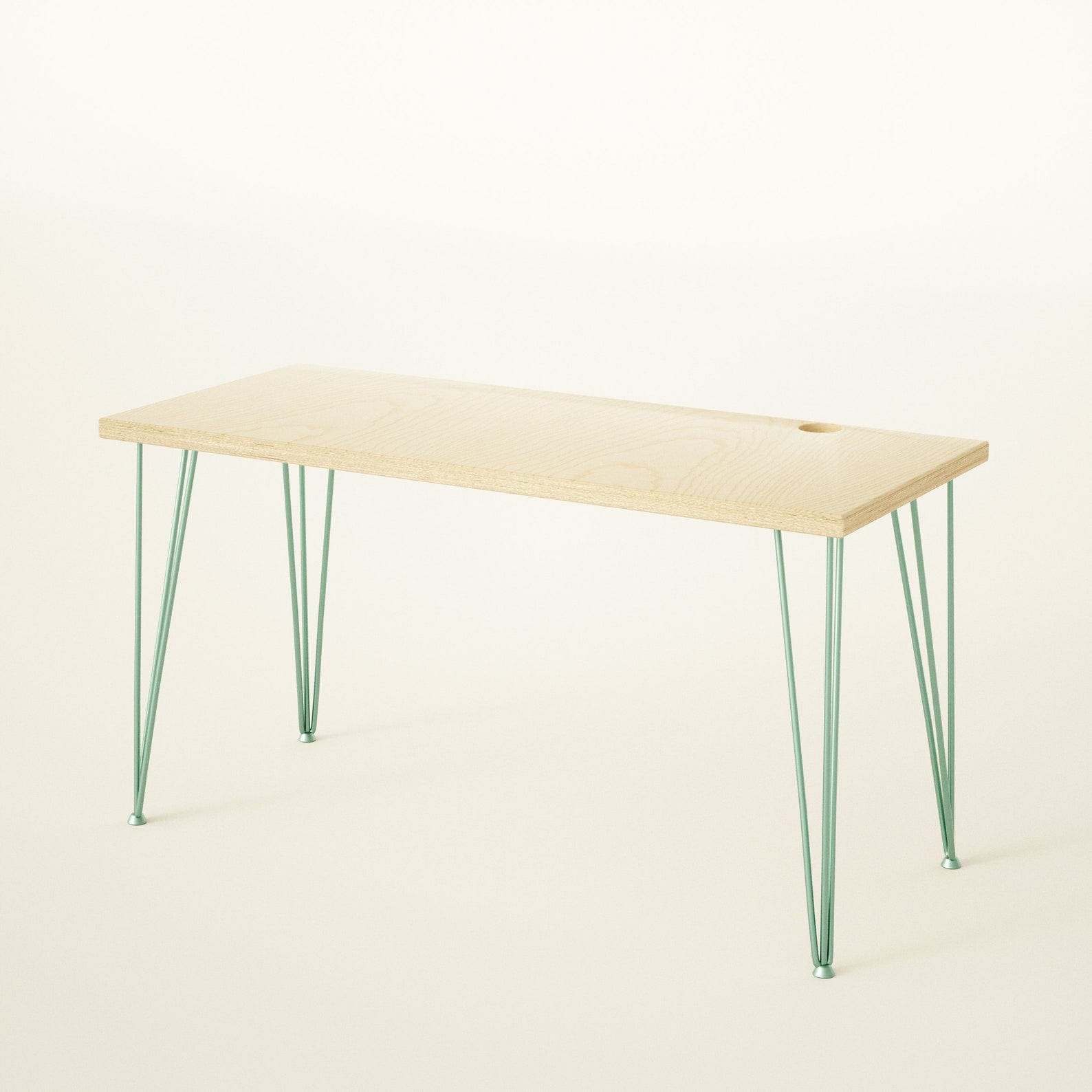 Büroschreibtisch, Platte aus Birkensperrholz auf Haarnadelbeinen / BIRCH PLY Kollektion
