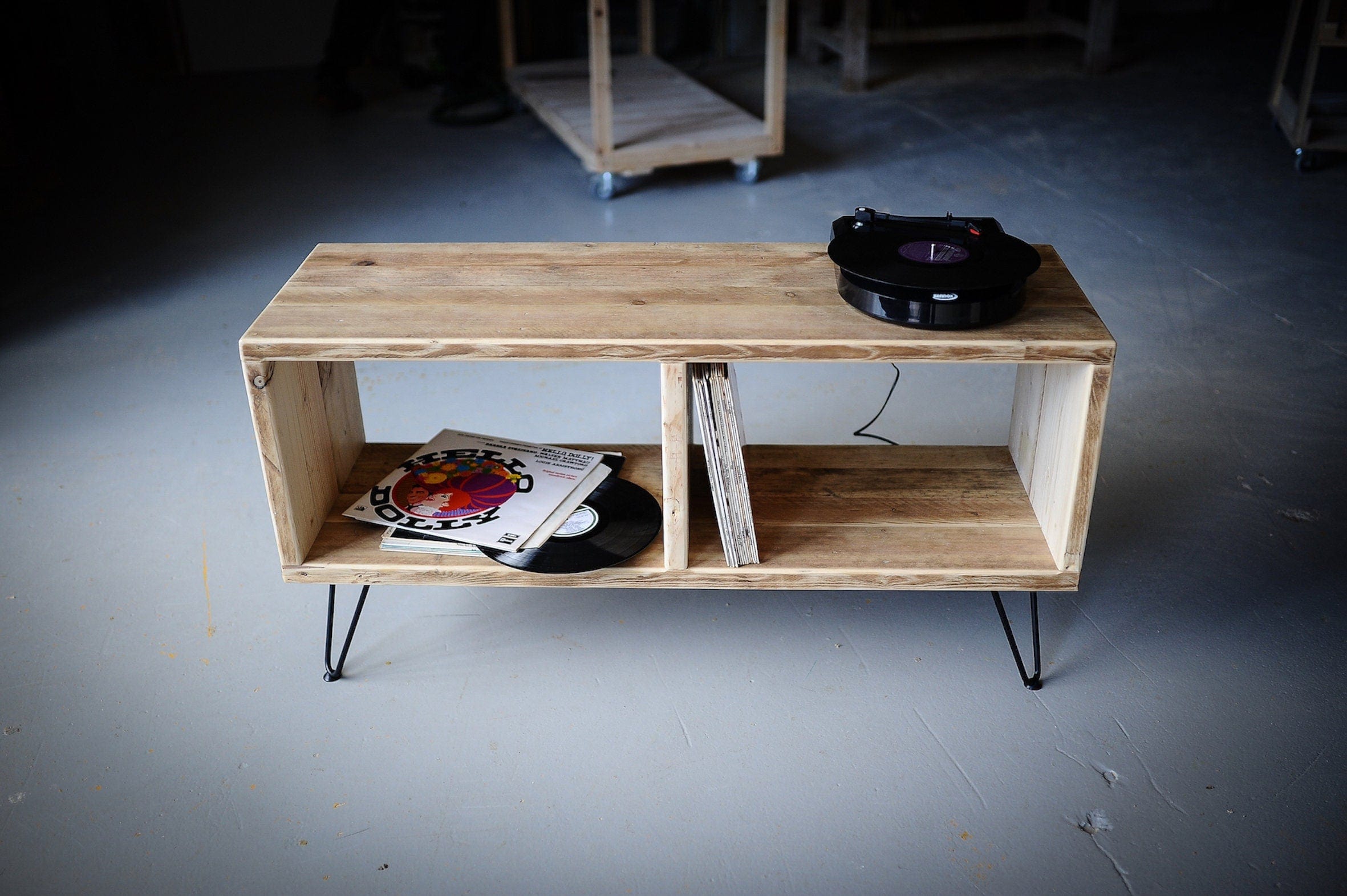 7MAGOKfurniture record player stand Vinyl Record Player Stand in Solid Wood on Hairpin Legs, Customisable | RECLAIMED Collection