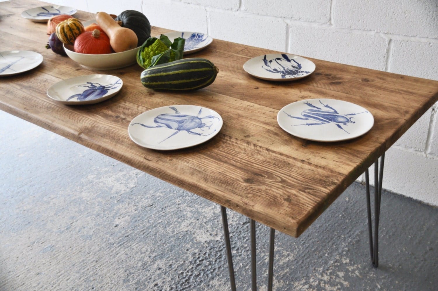 Esstisch auf Haarnadelbeinen, Altholz, Individualisierbar / RECLAIMED Kollektion