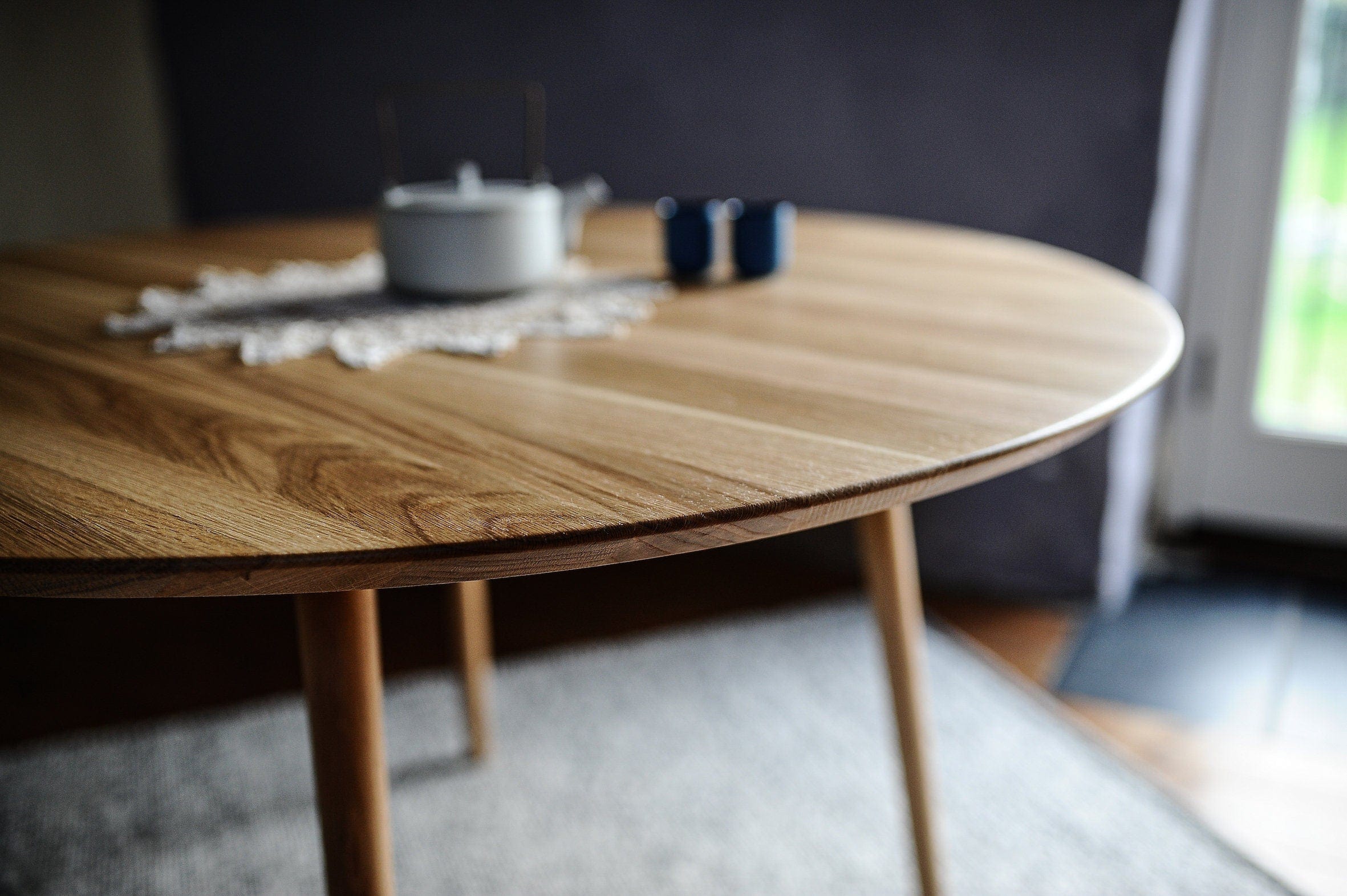 Round Oak Dining Table on Tapered legs / SOPHIA collection