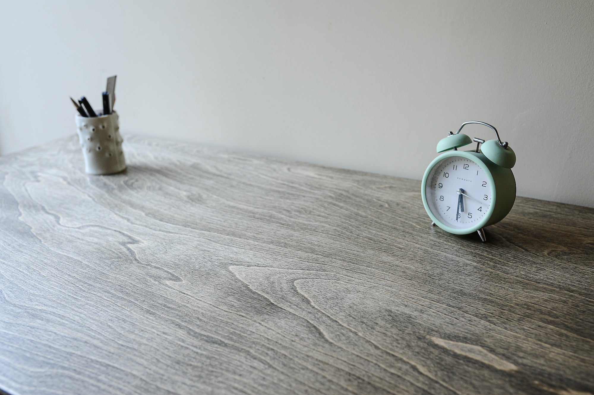 Organising home office desks: 5 quick tips to improve efficiency