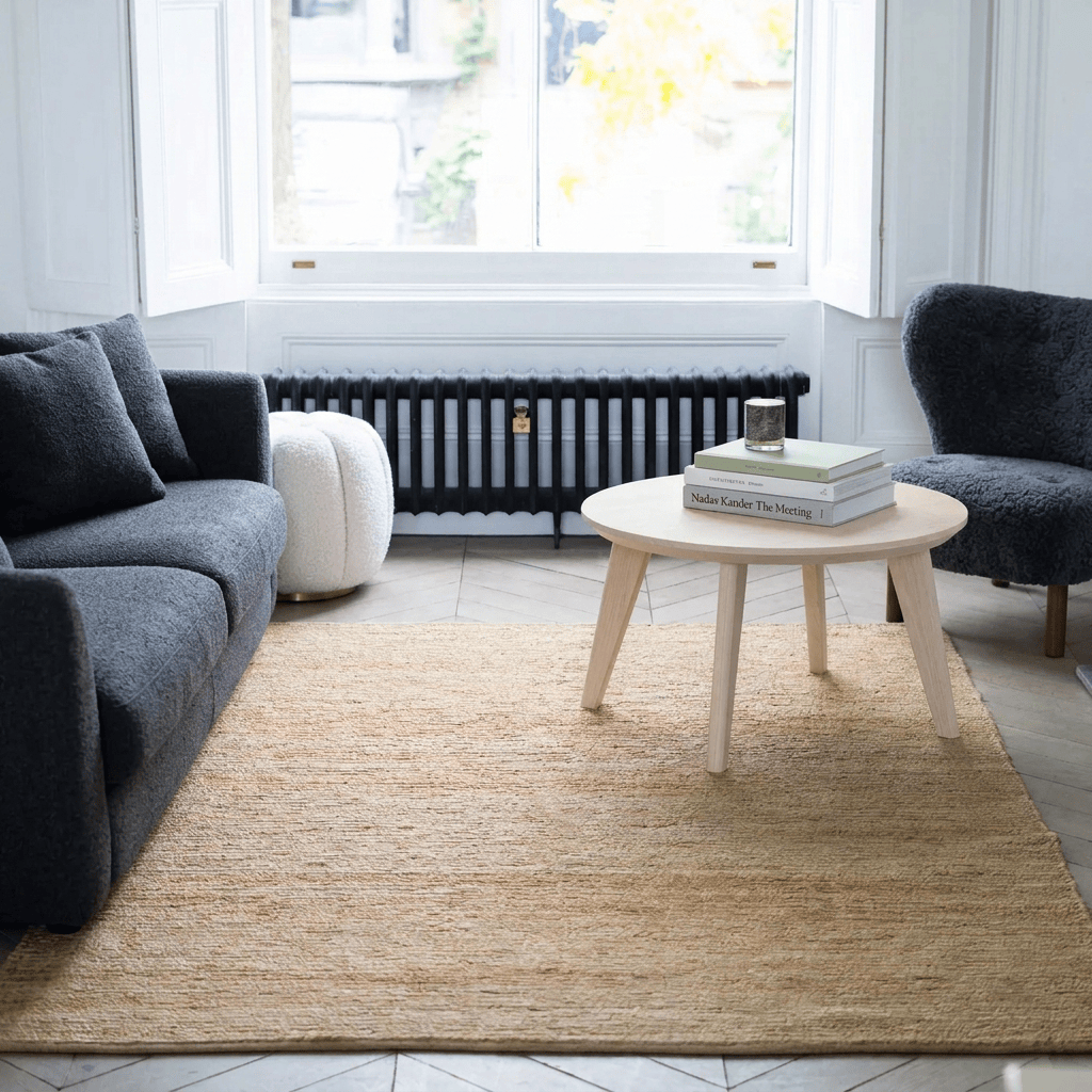 7MAGOKfurniture Coffee Tables Solid Oak Round Coffee Table with Bevelled Edge, Scandinavian Design | KANTAR Collection