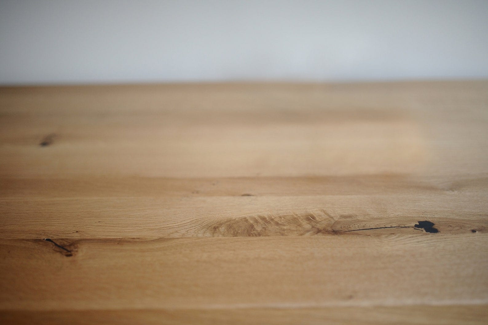 7MAGOKfurniture Desks Oak Desk on Hairpin Wall Brackets, Minimalist, Customisable | DESK Collection