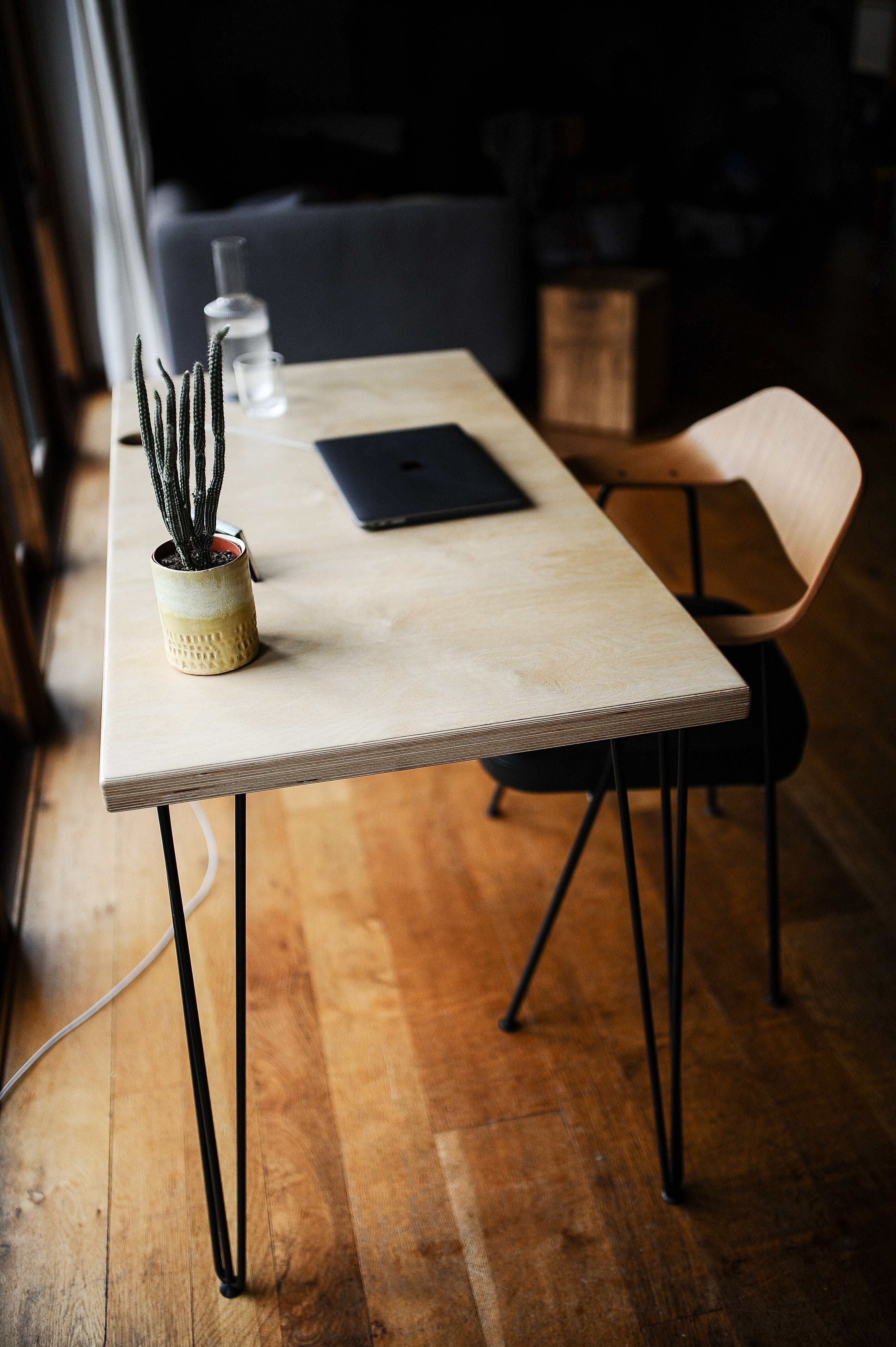 7MAGOKfurniture Desks Office Desk, Birch Plywood Top, Hairpin Legs | BIRCH PLY Collection