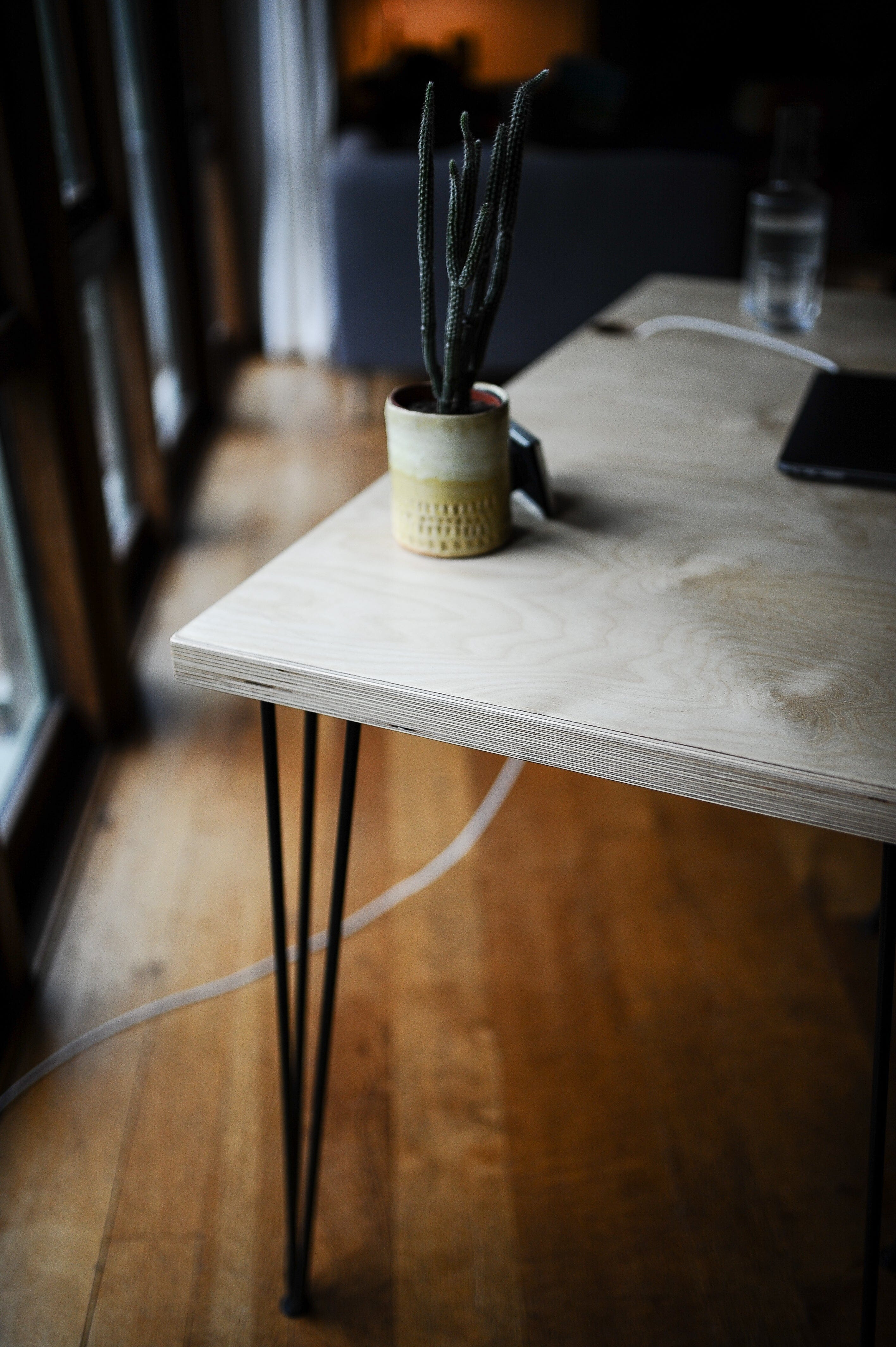7MAGOKfurniture Desks Office Desk, Birch Plywood Top, Hairpin Legs | BIRCH PLY Collection