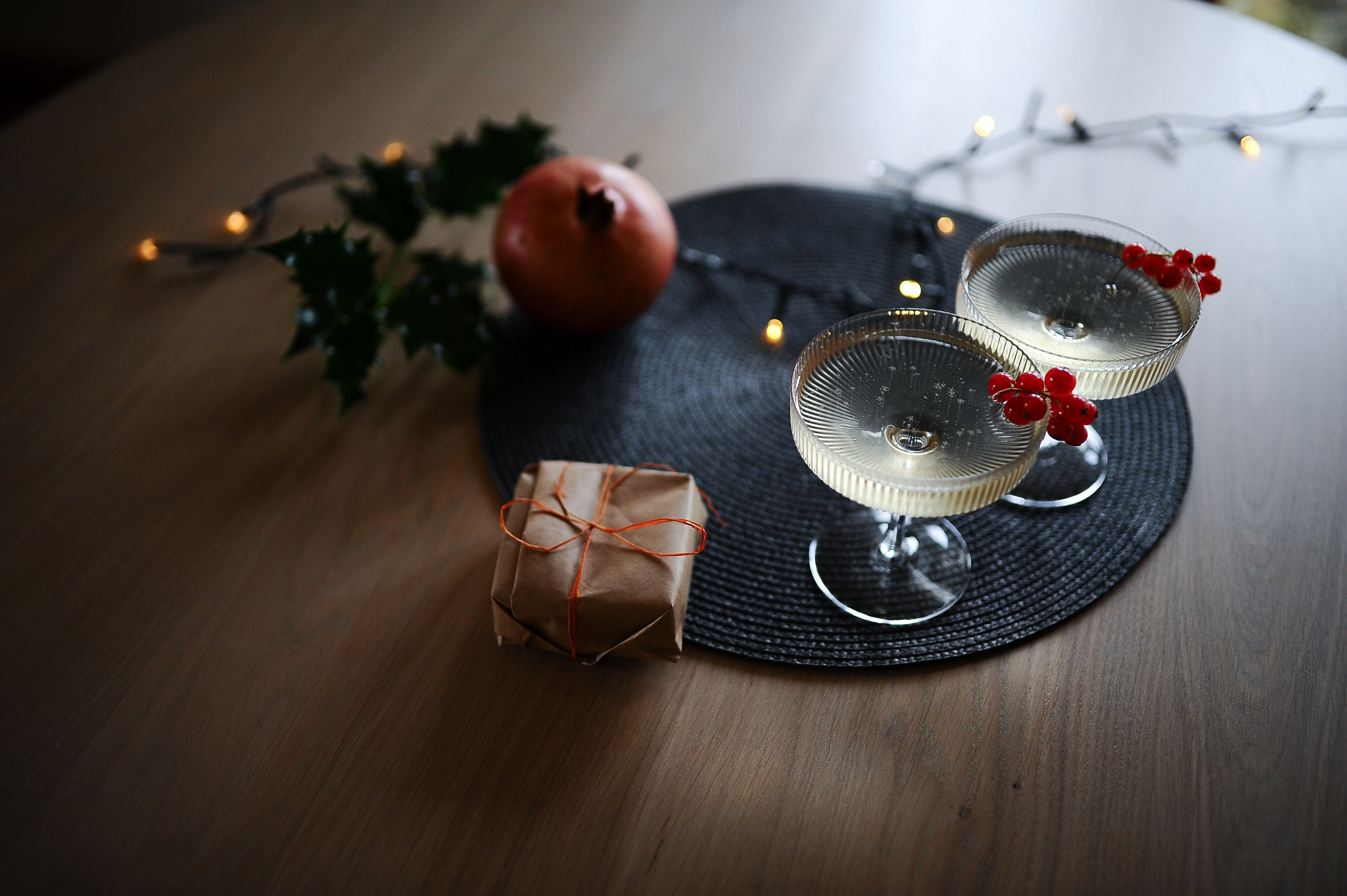 7MAGOKfurniture Kitchen & Dining Room Tables Black Oak Extendable Dining Table, Bevelled Edge | EARTH Collection