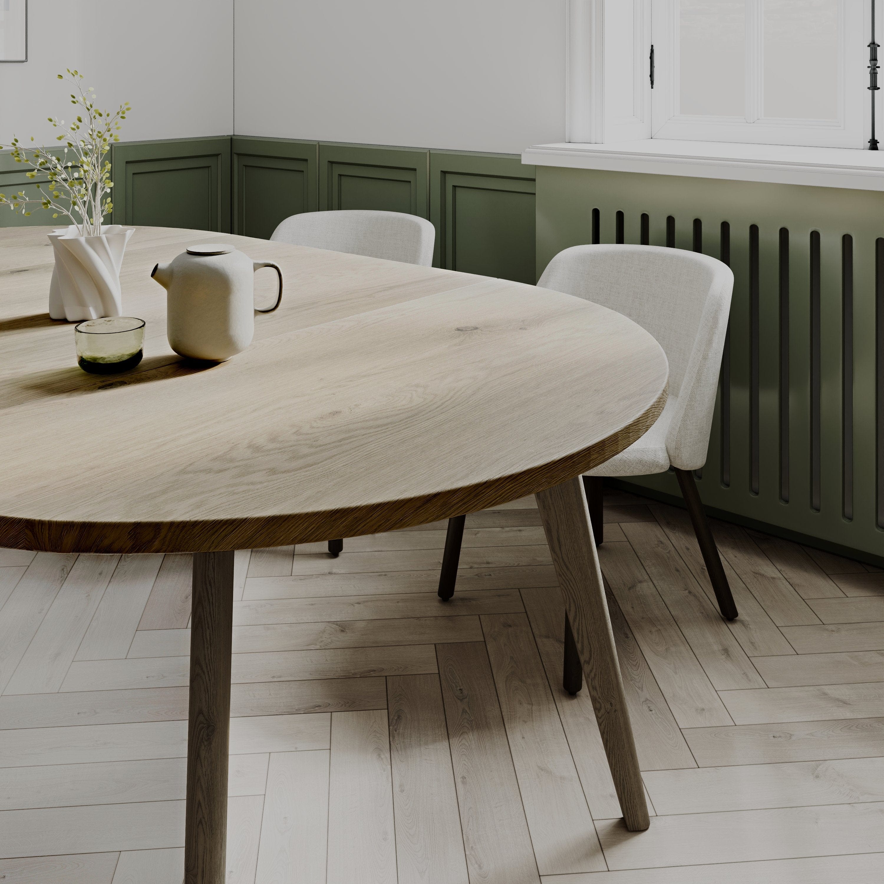 7MAGOKfurniture Kitchen & Dining Room Tables Round Extendable Solid Oak Dining Table, Seats 6–10 | OAKWELL Collection