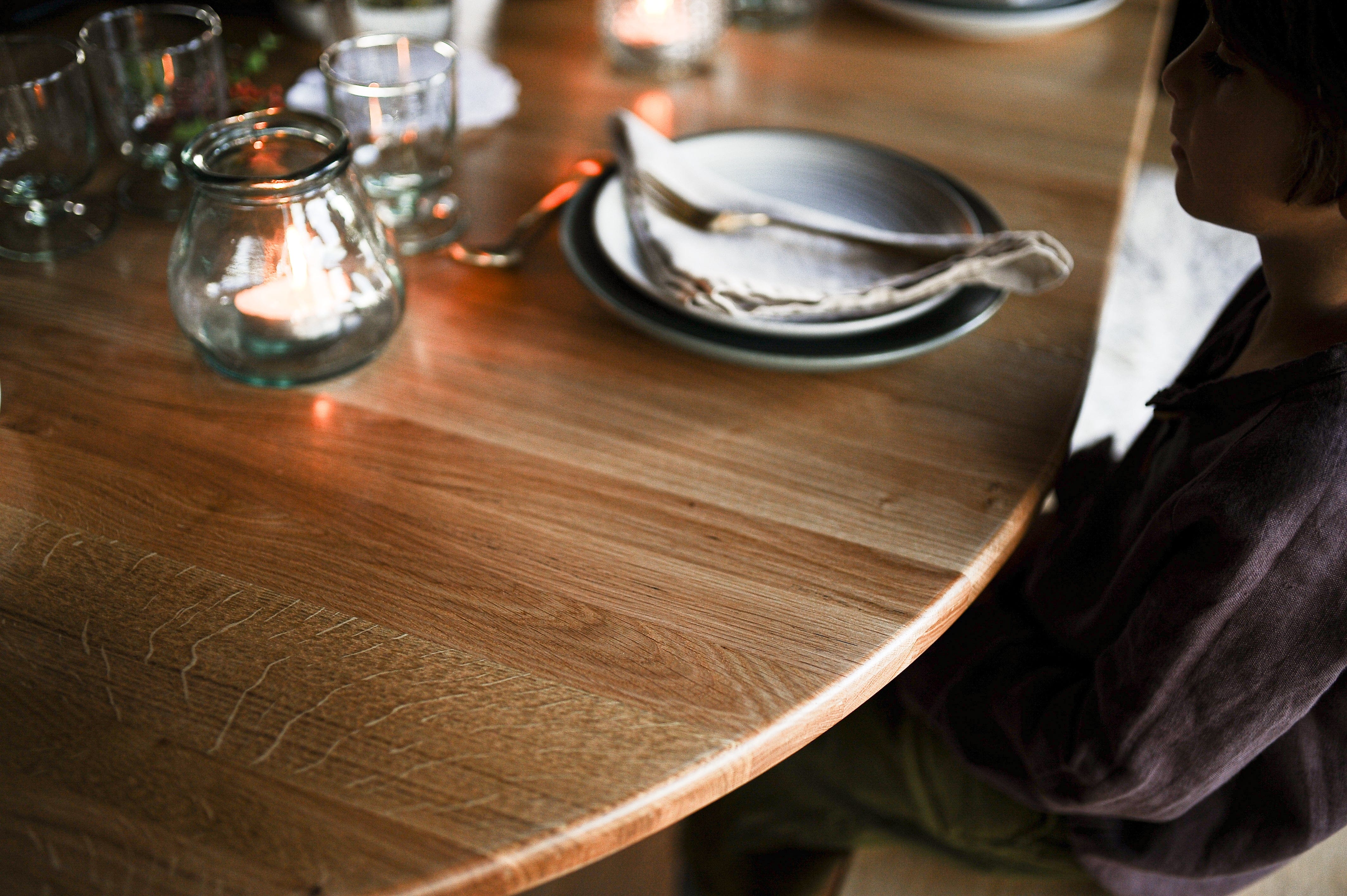 7MAGOKfurniture Kitchen & Dining Room Tables Round Extendable Solid Oak Dining Table, Seats 6–10 | OAKWELL Collection