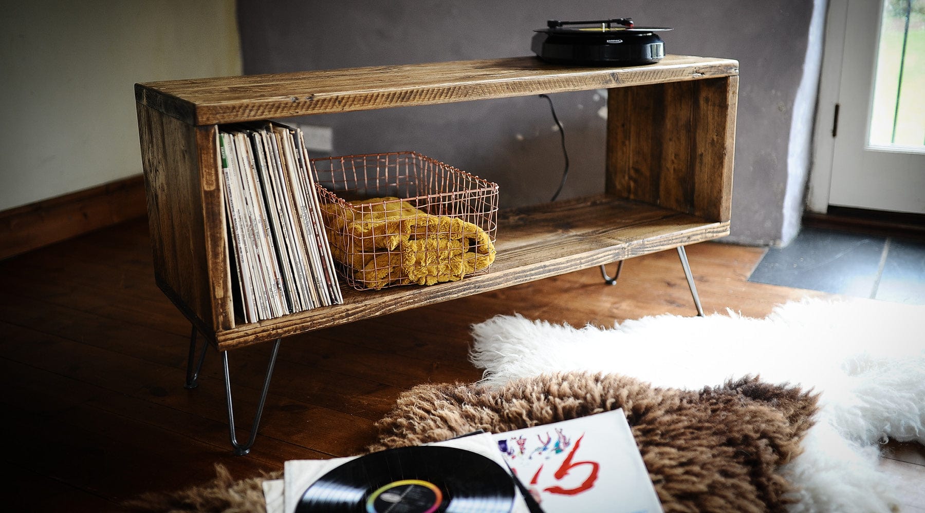 7MAGOKfurniture record player stand Vinyl Record Player Stand in Solid Wood on Hairpin Legs, Customisable | RECLAIMED Collection