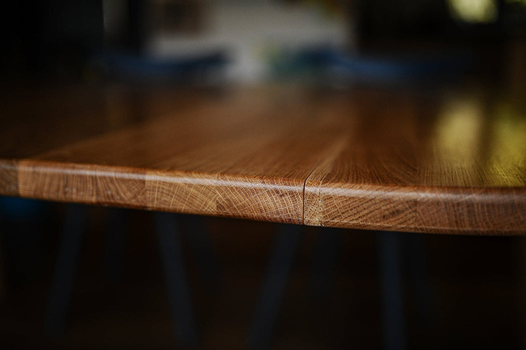 Solid Oak Round Extendable Table, 6-10 Seater / WILD OAK Collection