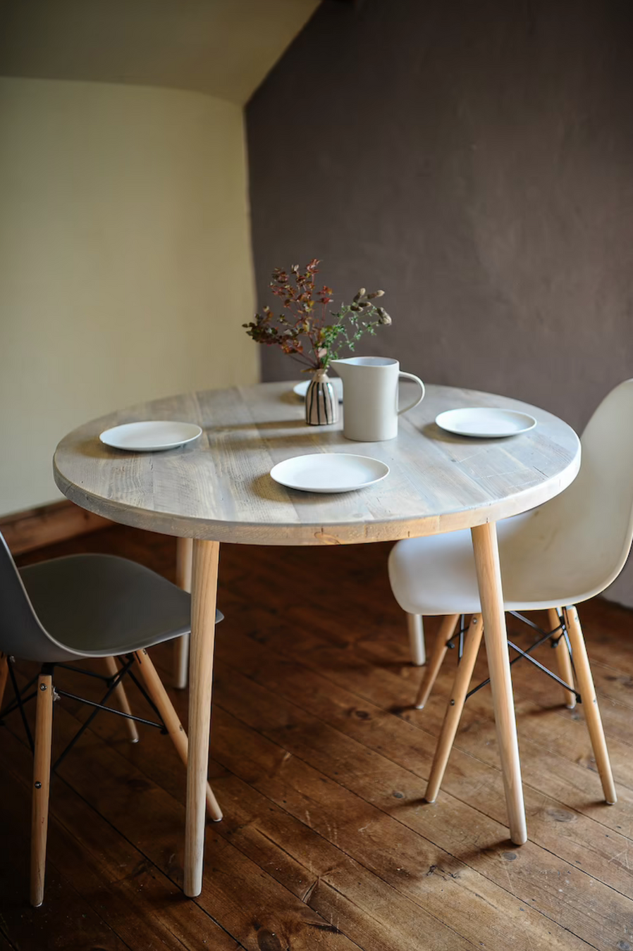 Farmhouse Round Extendable table on tapered legs Handmade in Plymouth UK