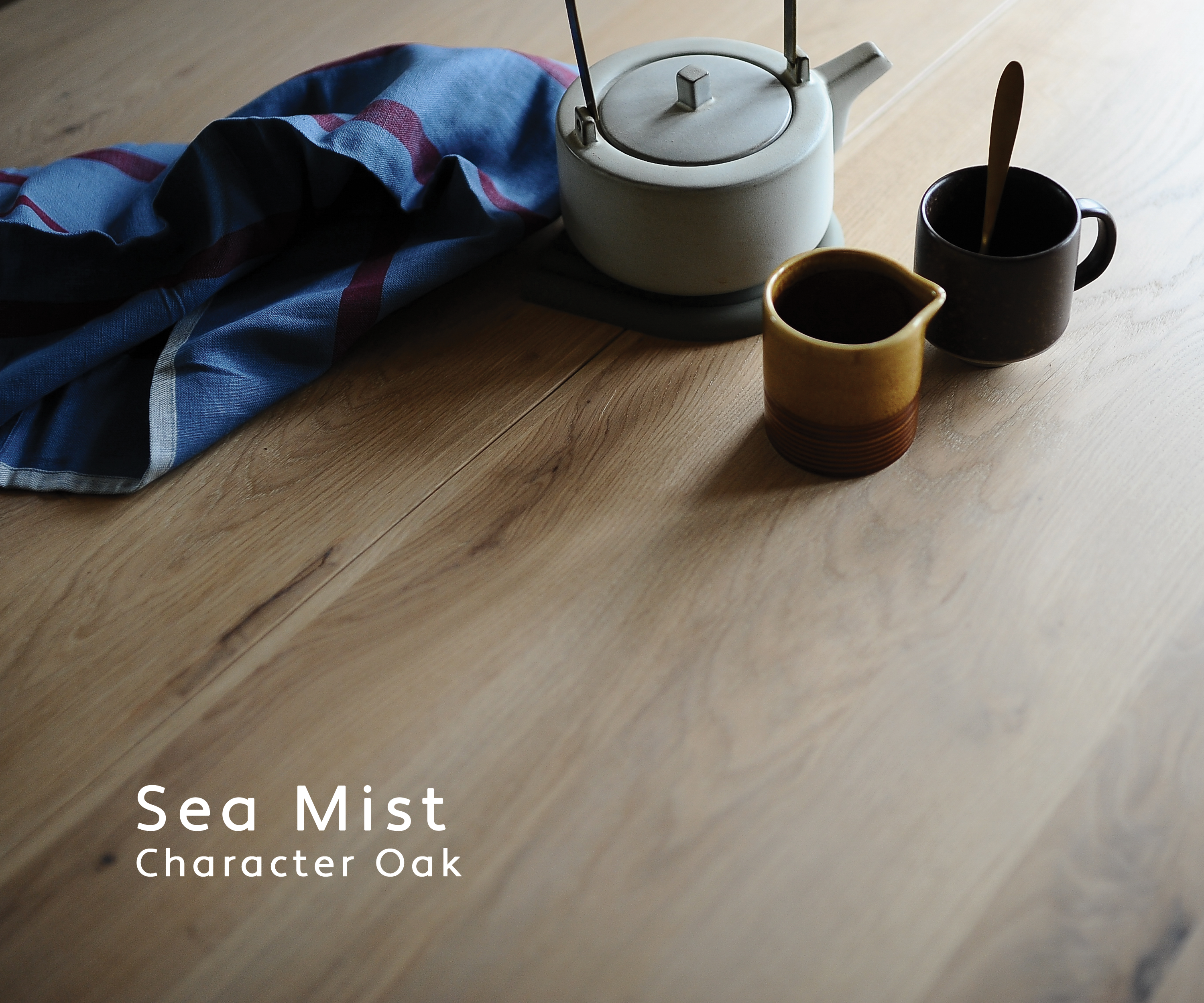 Banco de roble macizo, estilo escandinavo / Colección KANTAR