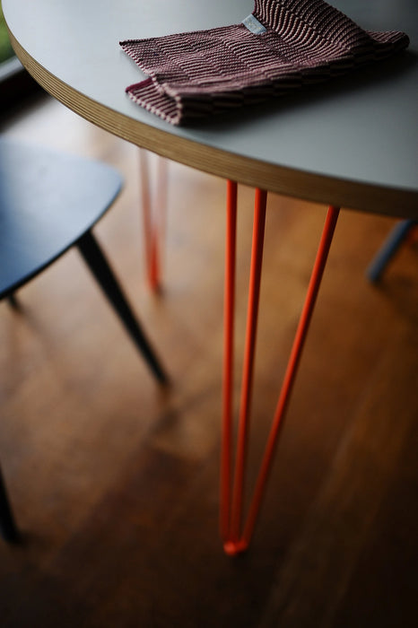 Round Formica Dining Table on Hairpin Legs, Retro, customisable / PLY & FORMICA Collection
