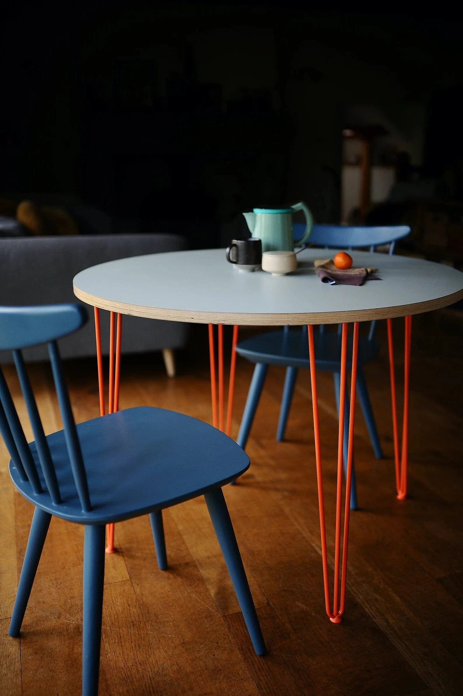 Round Formica Retro Dining Table on Hairpin Legs / BIRCH PLY COLLECTION