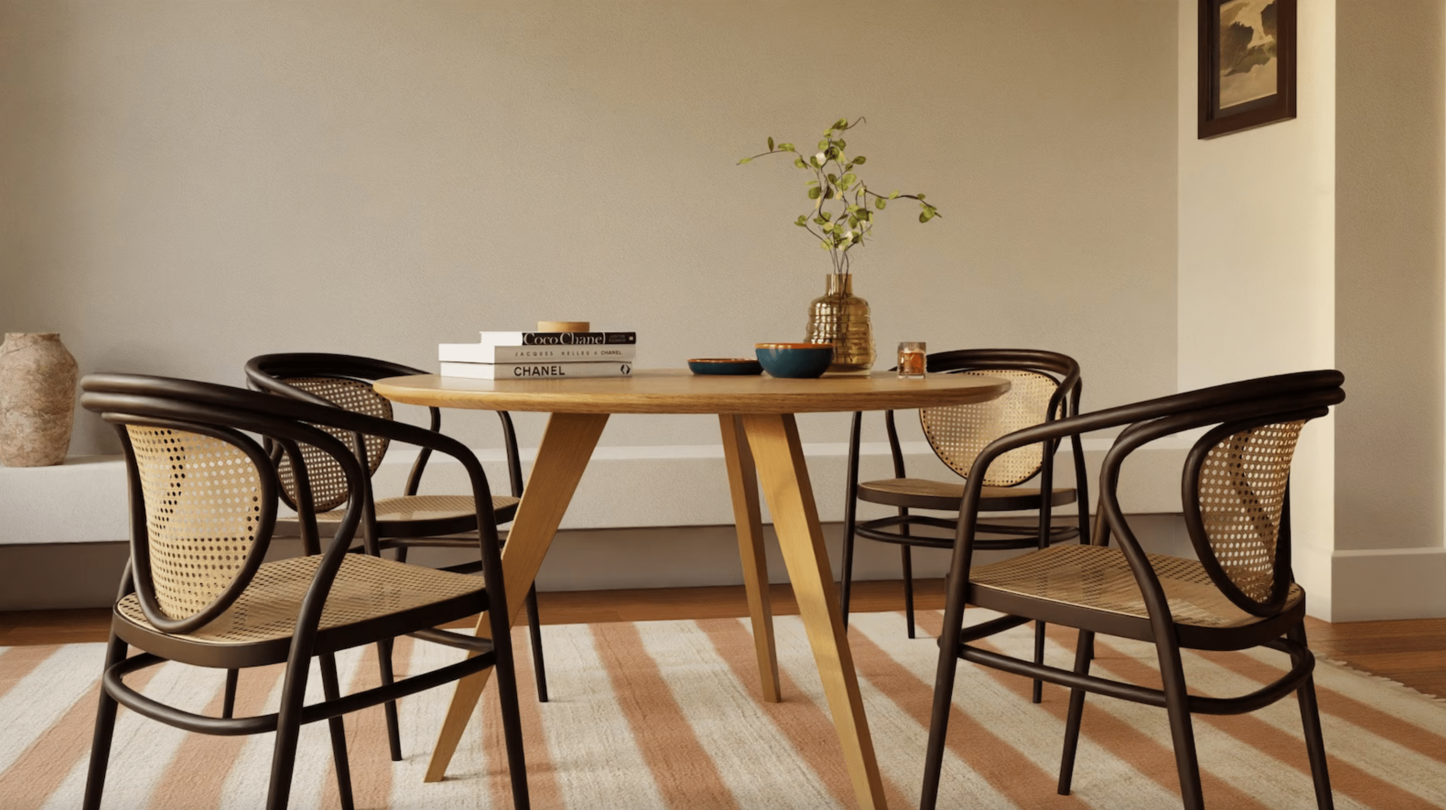 7MAGOKfurniture Kitchen & Dining Room Tables Round Dining Table, 3-Legged, Solid Oak, 4–6 Seater | KANTAR Collection