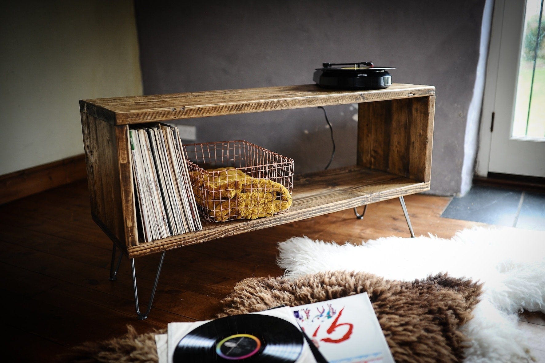 7MAGOKfurniture record player stand Vinyl Record Player Stand in Solid Wood on Hairpin Legs, Customisable | RECLAIMED Collection