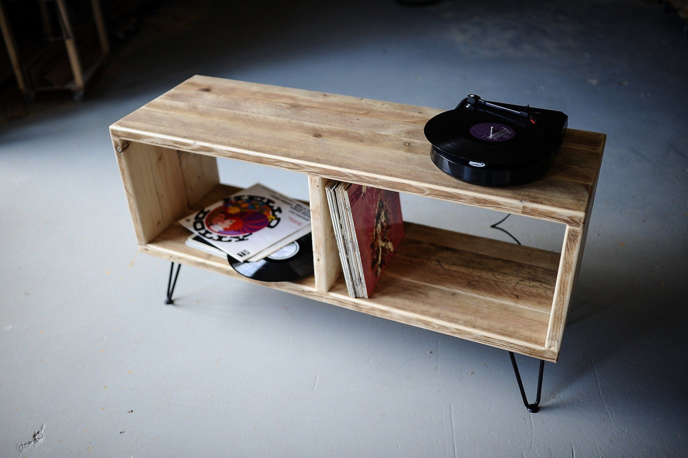 7MAGOKfurniture record player stand Vinyl Record Player Stand in Solid Wood on Hairpin Legs, Customisable | RECLAIMED Collection